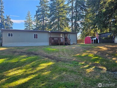 605 Hubbard Rd SE, Rainier, WA 98576 - photo 2