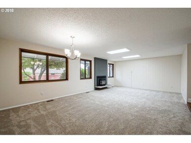 Living Room/Dining Room