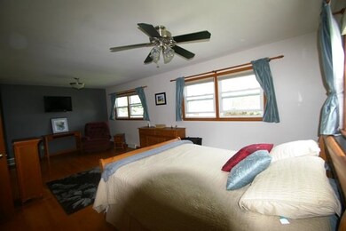 5247 W Netherwood Rd, Oregon, WI 53575 - photo 5