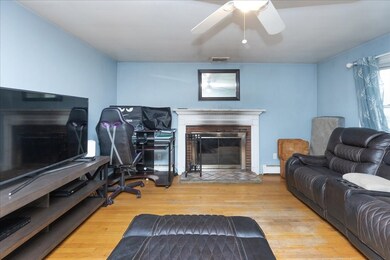 29 Blaney Ave, Peabody, MA 01960 - photo 5