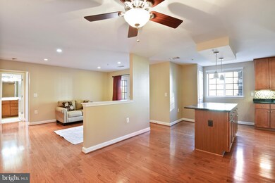 4111 S Four Mile Run Dr unit 404, Arlington, VA 22204 - photo 2