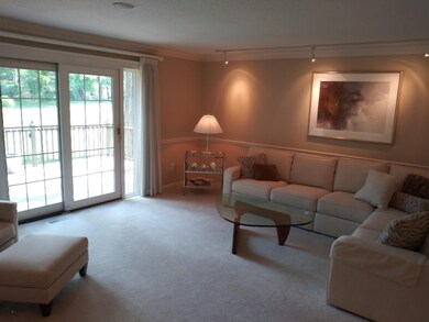 4 LIVING ROOM 7