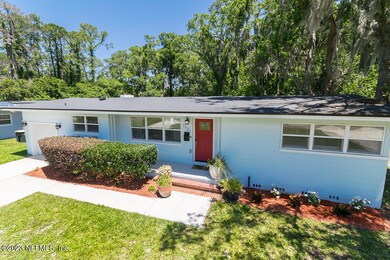 1121 Nightingale