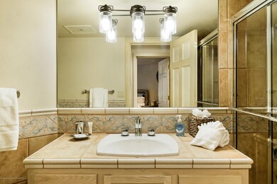 1422CrystalLake_Med004