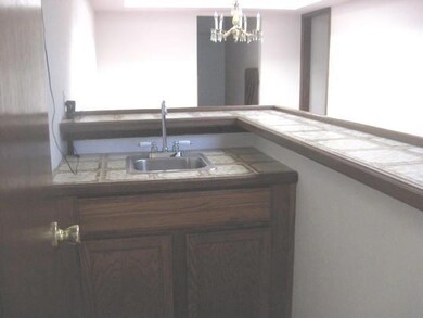 300 Roslyn Dr, Horizon City, TX 79928 - photo 3