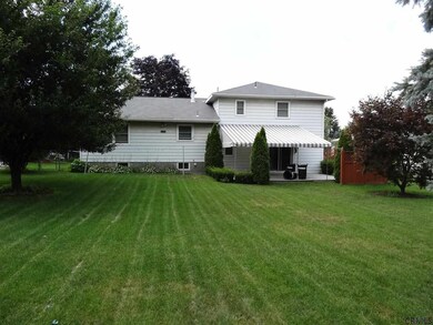 9 Cypress Dr, Albany, NY 12211 - photo 2