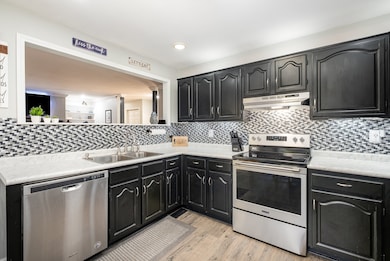 1208 Hartsfield Dr, Columbia, TN 38401 - photo 7