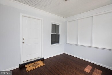 121 E Cooke Ave, Glenolden, PA 19036 - photo 2