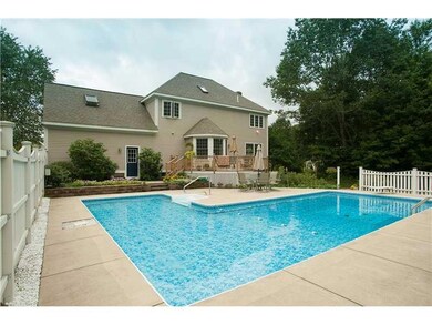 Swimming Pool/Hot Tub/Sauna. A...