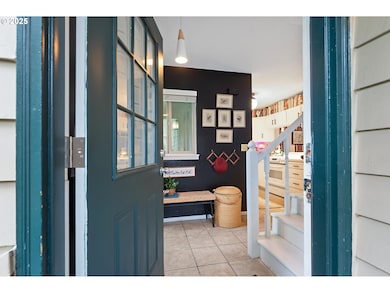 2775 NW Upshur St unit D, Portland, OR 97210 - photo 2