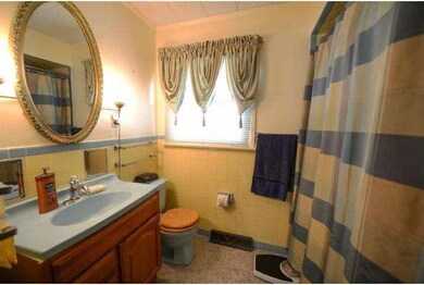 258 S Golfwood Ave, Penns Grove, NJ 08069 - photo 6