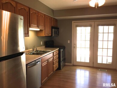 2604 W 55th St, Davenport, IA 52806 - photo 6