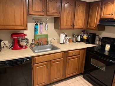 156 Quincy Shore Dr unit 71, Quincy, MA 02171 - photo 5