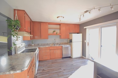 825 S Olson Ave unit F, Appleton, WI 54914 - photo 5