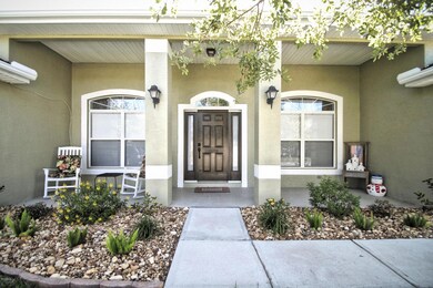 COVERED FRONT PORCH