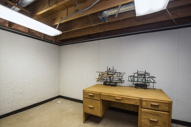 520 W Grove Ave, Waukegan, IL 60085 - photo 6