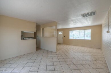 Living Room (3)-SMALL
