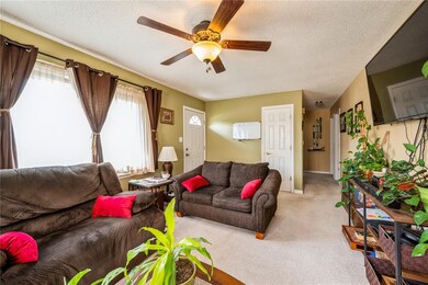 424 31st St SW, Cedar Rapids, IA 52404 - photo 3