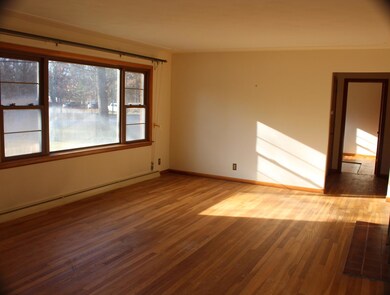 LIVINGROOM 1