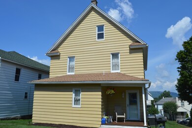 323 Spring St, Dunmore, PA 18512 - photo 3