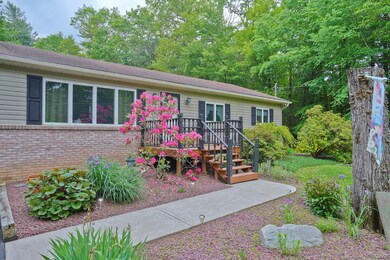 161 Longwoods Dr, Saylorsburg, PA 18353 - photo 2