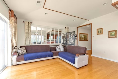 2-15C Constitution Place unit 179, College Point, NY 11356 - photo 3