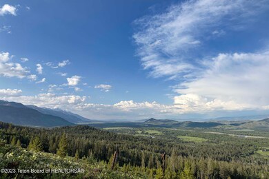Crescent-H-Ranch-Heartwood-1600 copy