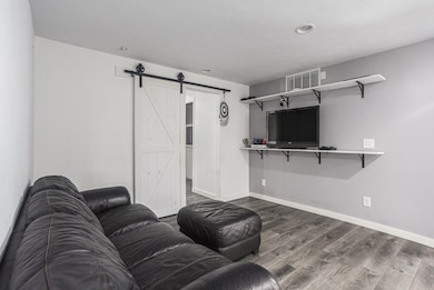 172_5_LivingRm