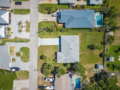 825 E 15th Ave, New Smyrna Beach, FL 32169 - photo 2