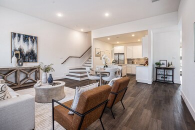 Open Floor plan. Model Home. Same floor plan. Fini