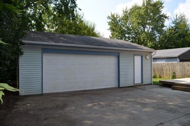 2667 Glenbriar St, Columbus, OH 43232 - photo 2