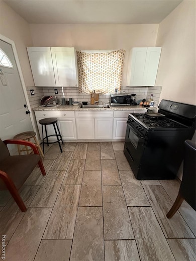 6735 Clifton St, Detroit, MI 48210 - photo 2