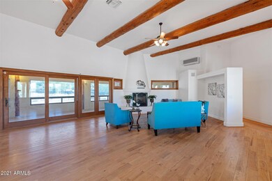 Shane Baker Studios - 257 S Happy Trail