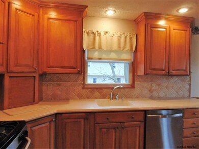 618 Lorraine Ave, Schenectady, NY 12303 - photo 2