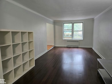 The Colorado unit C-12, Forest Hills, NY 11375 - photo 3