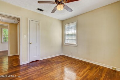 4548 Birkenhead Rd, Jacksonville, FL 32210 - photo 4