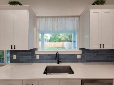 5706 Balbo St unit B, Houston, TX 77091 - photo 3