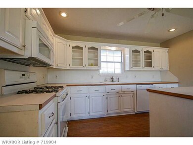 703 Wesley Ln, Muldrow, OK 74948 - photo 5