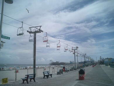 One block walk to ocean beach and boardw