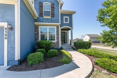 9300 Sunray Dr, Shawnee, KS 66227 - photo 2