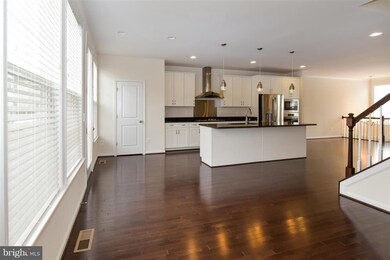 42283 Lancaster Woods Square, Chantilly, VA 20152 - photo 5