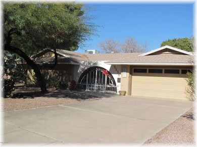 2526 E Brown St, Phoenix, AZ 85028 - photo 2