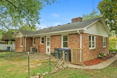 19 Ashmore Dr, Frankfort, KY 40601 - photo 4