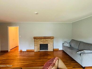 351 Sawkill Rd unit 2, Milford, PA 18337 - photo 7