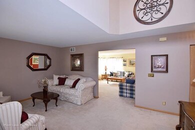 222 White Oak Dr, North Aurora, IL 60542 - photo 4