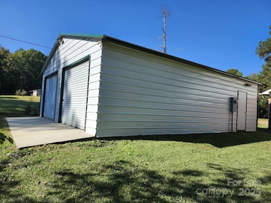 2448 Cambridge Dr, Lancaster, SC 29720 - photo 5