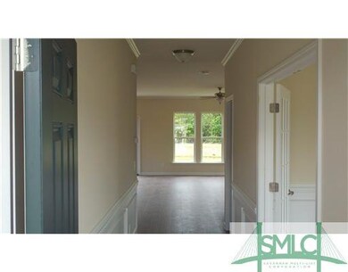 Interior Space/Layout. Front Entrance Into Home