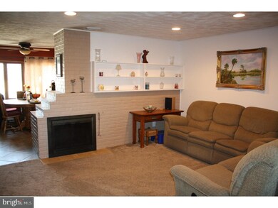 318 Blue Ridge Dr, Levittown, PA 19057 - photo 5