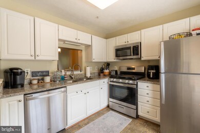 8504 Pine Meadows Dr, Odenton, MD 21113 - photo 4