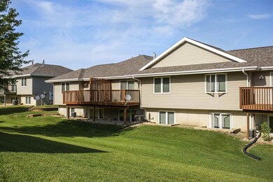 1516 Aspen Dr, Waterloo, IA 50701 - photo 2